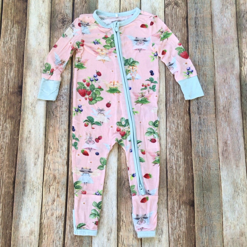 Posh Peanut  Bamboo Annabelle Berry Print Convertible Sleeper
